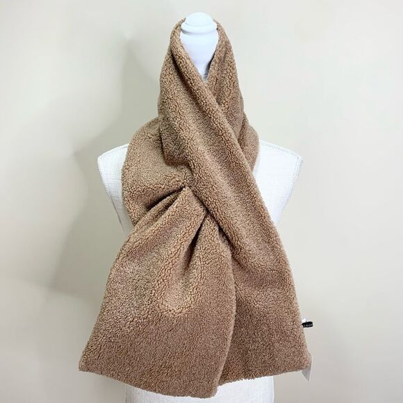 NWT Talbots Sherpa Teddy Pull Through Scarf - Picture 1 of 7
